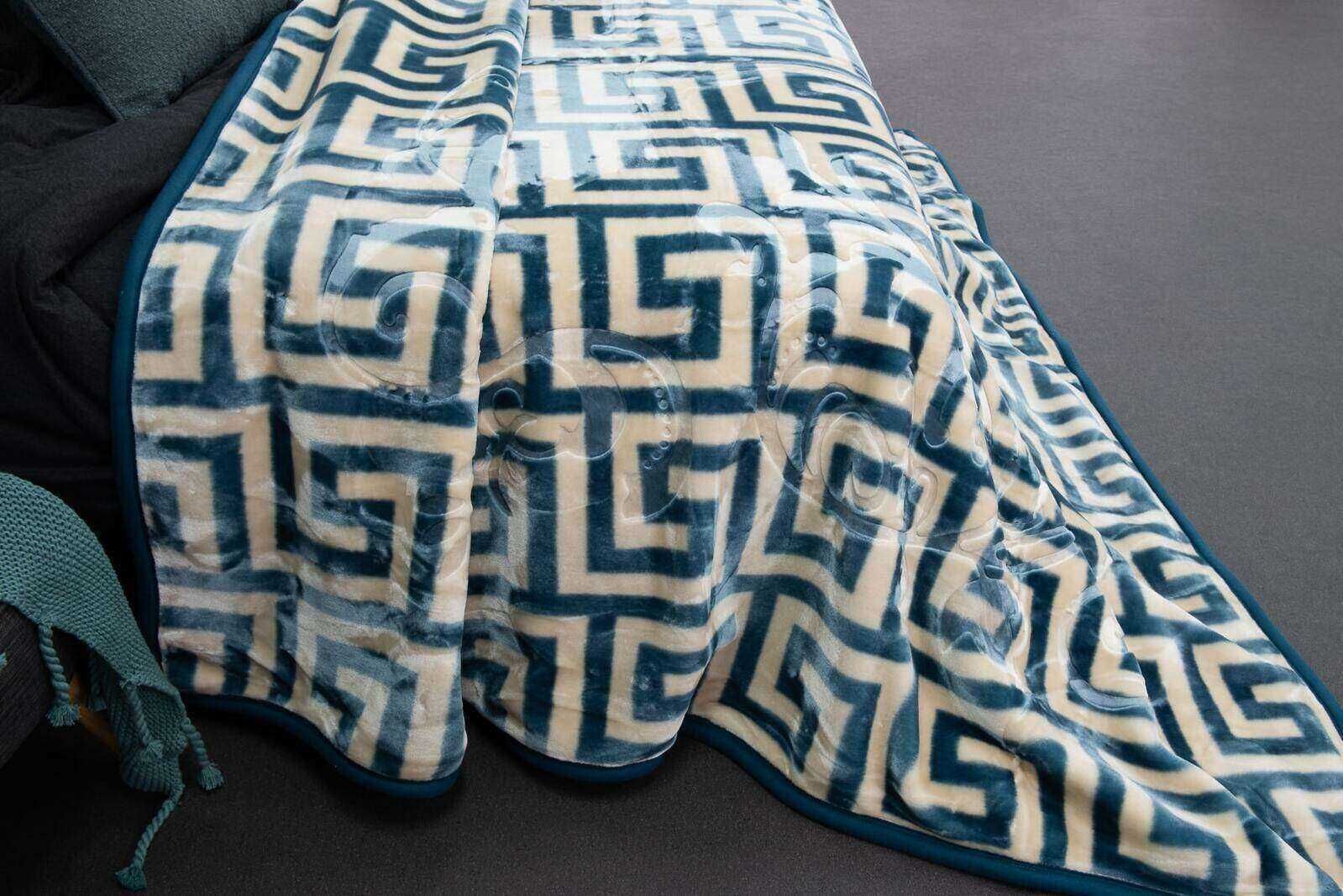 Printed Mink Blanket Greek Key Navy ((2215BL))