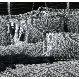 Camille [SIZE: Square Cushion]