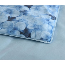 Blade Velvet [SIZE: Square Cushion]
