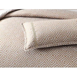 Empress  [SIZE: Square Cushion]