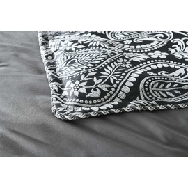 Camille [SIZE: Square Cushion]