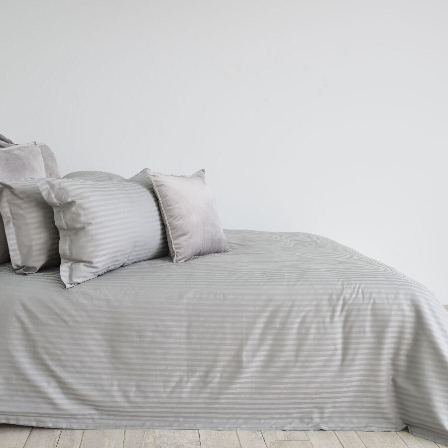 600 Thread Count Quilt Cover Set Self Stripe Silver 600 Thread Count Quilt Cover Set Self Stripe Silver King Bed