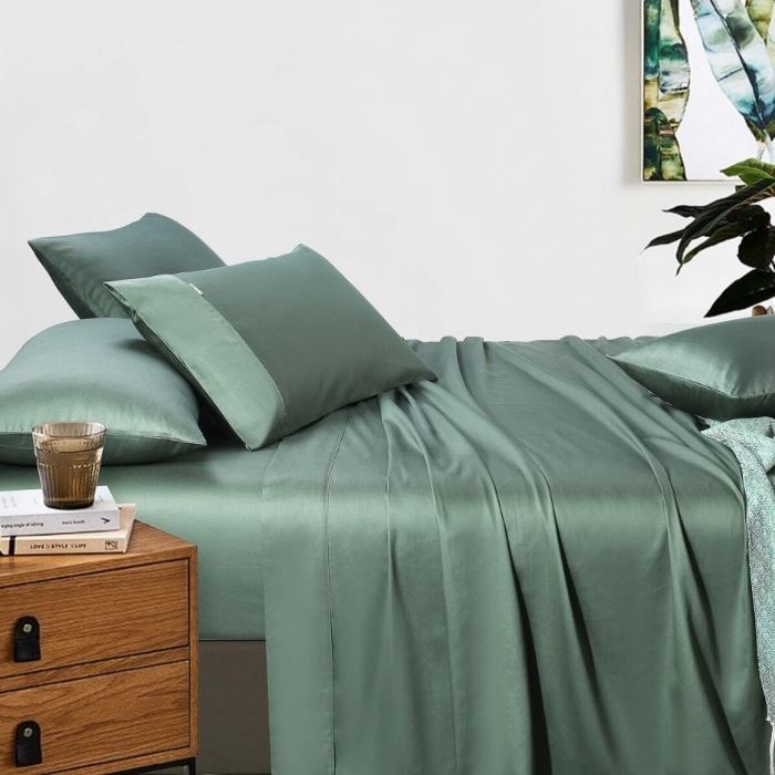 Green bed sheet set