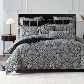 Camille [SIZE: Square Cushion]
