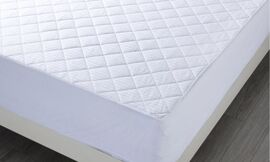 Choosing the Right Product: Mattress Topper vs. Protector