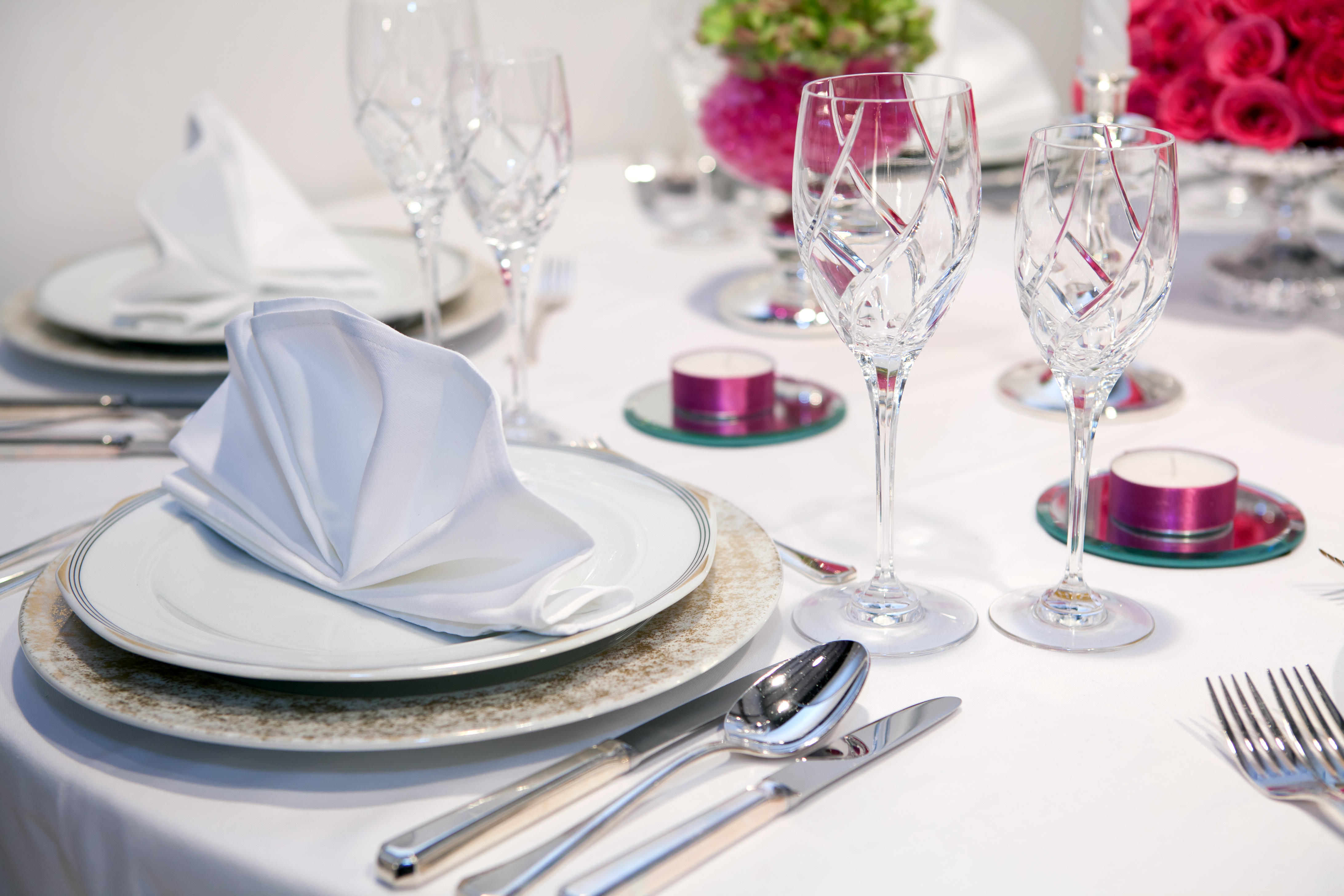 The Essential Guide to Hosting a Stylish Dinner Party I Blog